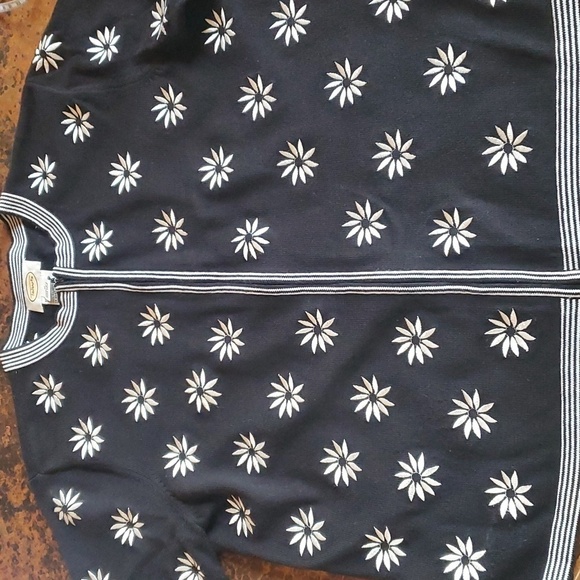 Talbots Black White Floral Embroidery Full Zip Sz. M Cardigan Sweater - Picture 5 of 8